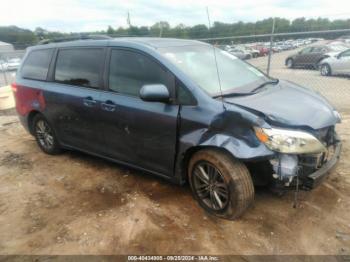  Salvage Toyota Sienna