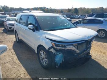  Salvage Kia Carnival