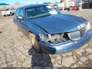  Salvage Lincoln Towncar