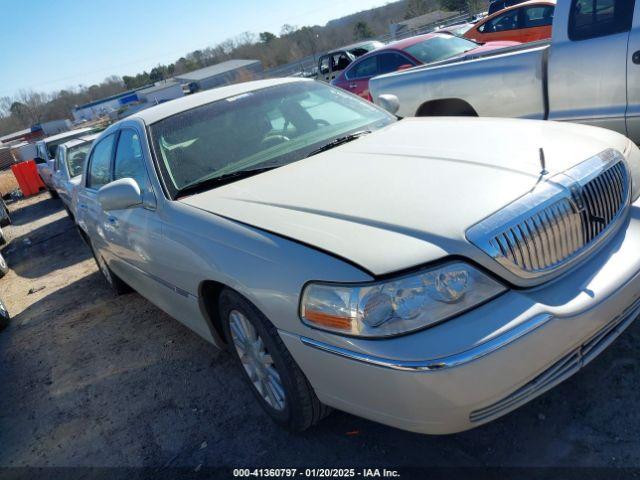  Salvage Lincoln Towncar