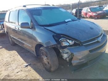  Salvage Toyota Sienna