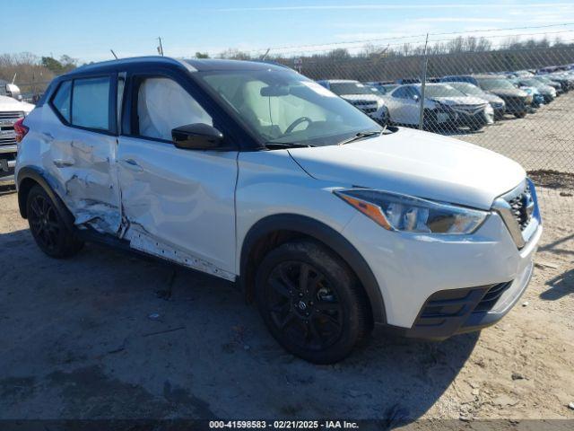  Salvage Nissan Kicks