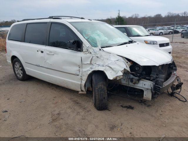  Salvage Chrysler Town & Country