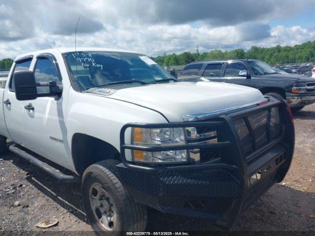  Salvage Chevrolet Silverado 2500