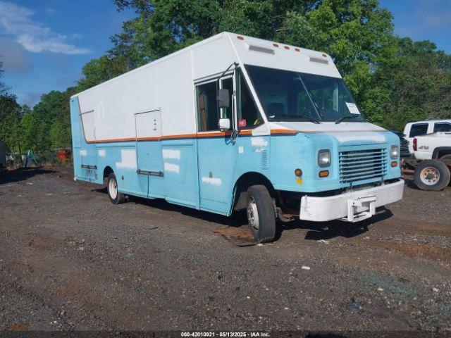  Salvage Freightliner Chassis