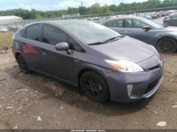  Salvage Toyota Prius