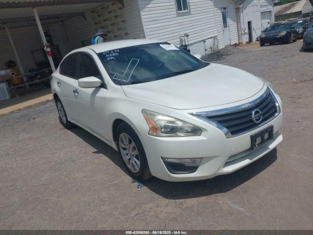  Salvage Nissan Altima