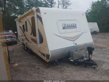  Salvage Lance 2295 Travel Trailer