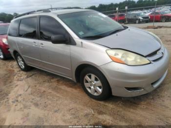  Salvage Toyota Sienna