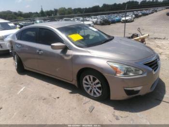  Salvage Nissan Altima