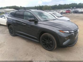  Salvage Hyundai TUCSON