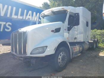  Salvage Peterbilt 579