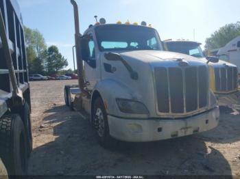  Salvage Peterbilt 579