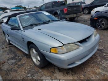  Salvage Ford Mustang