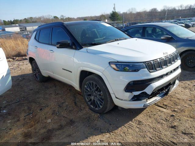  Salvage Jeep Compass