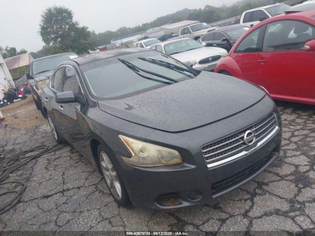  Salvage Nissan Maxima