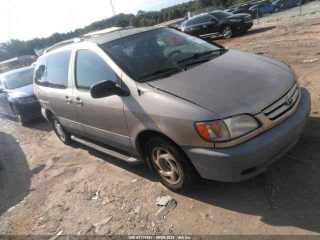  Salvage Toyota Sienna