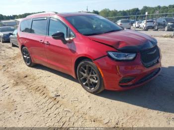  Salvage Chrysler Pacifica