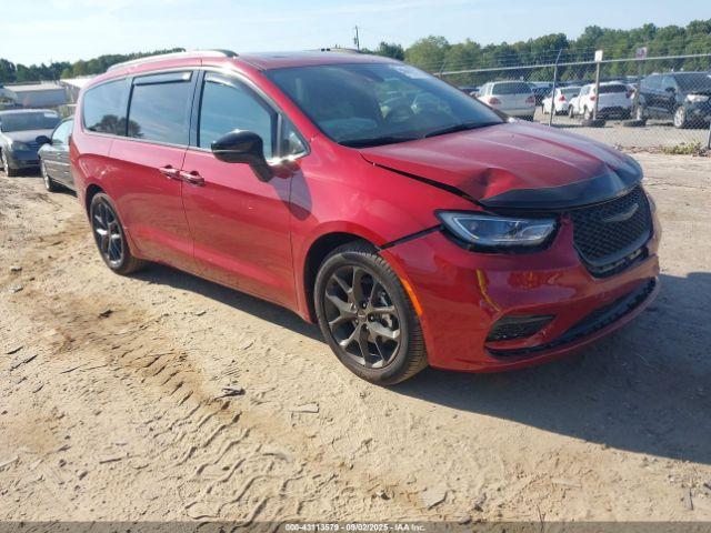  Salvage Chrysler Pacifica
