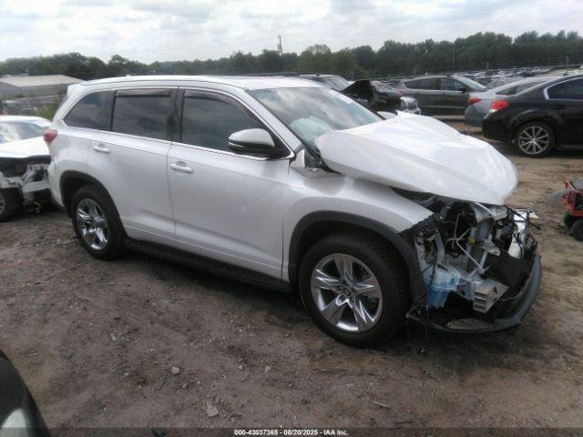  Salvage Toyota Highlander