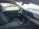 Toyota Camry Le Image 9
