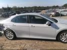 Toyota Camry Le Image 9