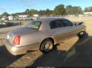 Lincoln Towncar Signature Image 6