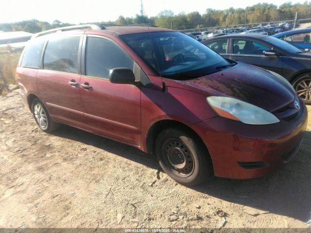  Salvage Toyota Sienna