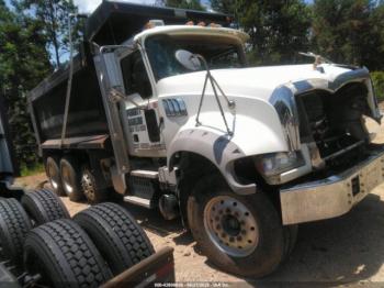  Salvage Mack 700