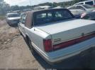 Lincoln Towncar Signature Image 7