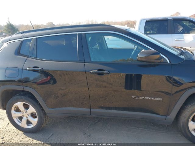 Jeep Compass Latitude 4x4 Image 12