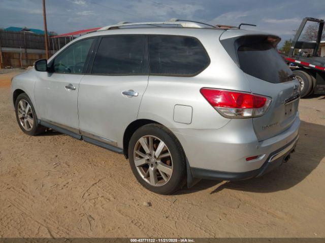 Nissan Pathfinder Platinum Image 3