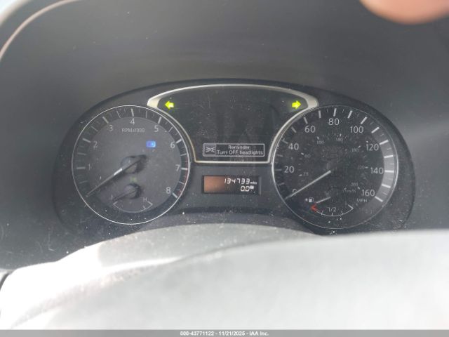 Nissan Pathfinder Platinum Image 4