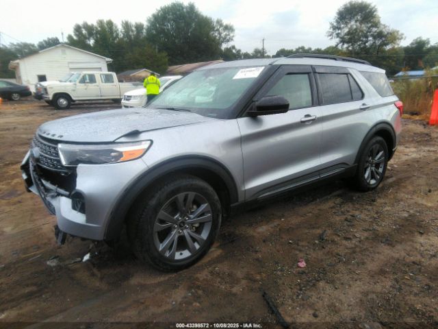Ford Explorer Xlt Image 2
