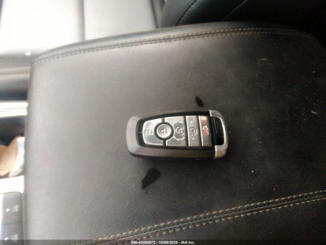 Ford Explorer Xlt Image 8