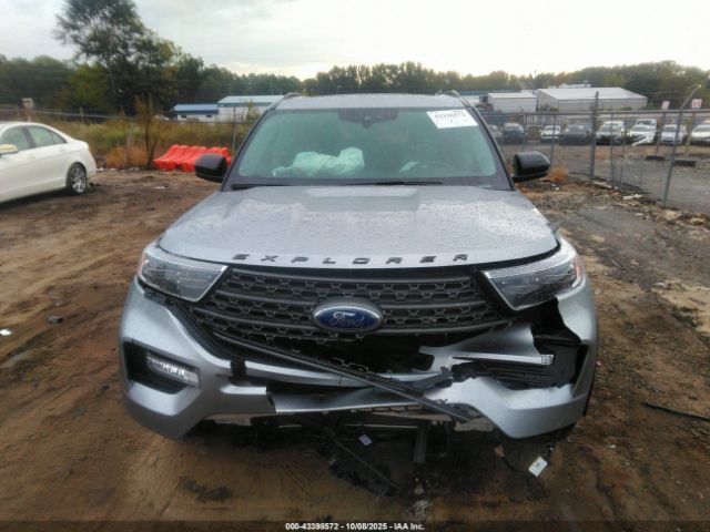 Ford Explorer Xlt Image 10