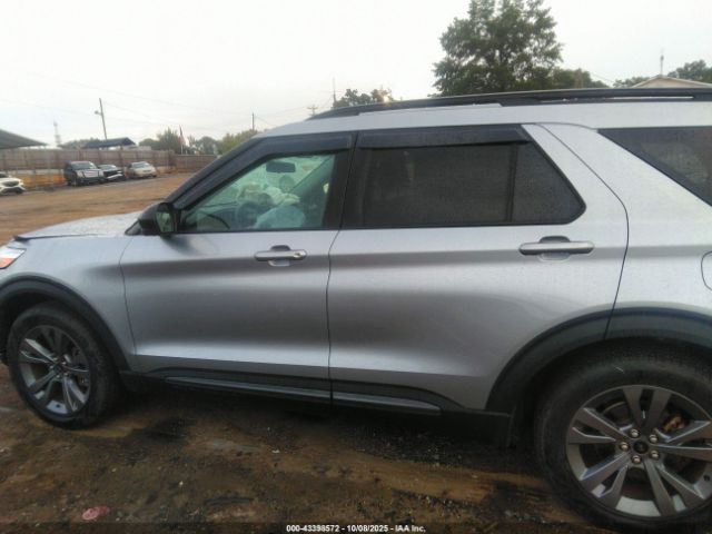 Ford Explorer Xlt Image 6