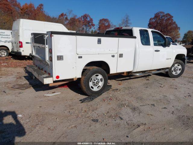 Chevrolet Silverado 2500 Work Truck Image 2