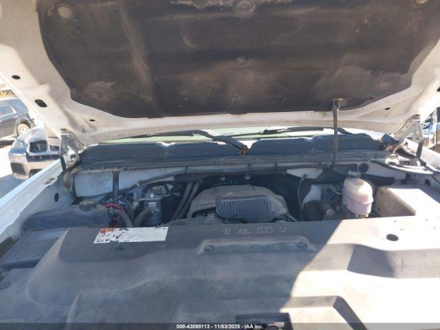 Chevrolet Silverado 2500 Work Truck Image 8