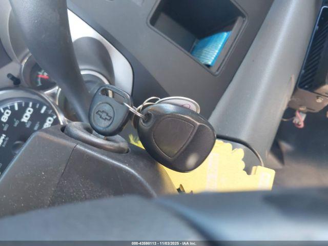 Chevrolet Silverado 2500 Work Truck Image 13