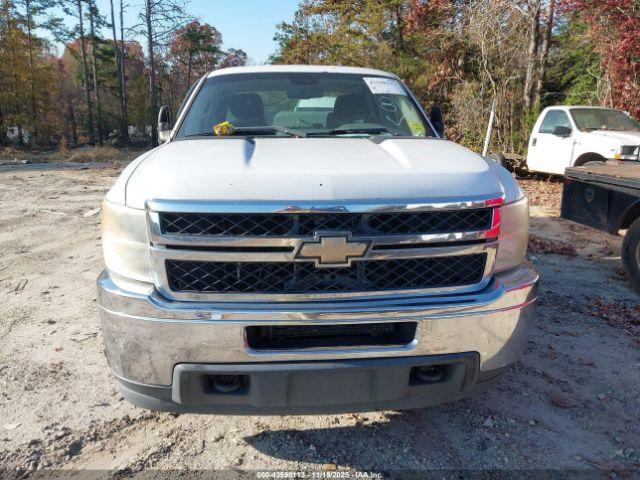 Chevrolet Silverado 2500 Work Truck Image 11