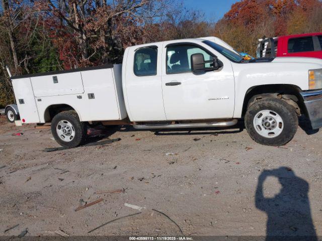 Chevrolet Silverado 2500 Work Truck Image 10
