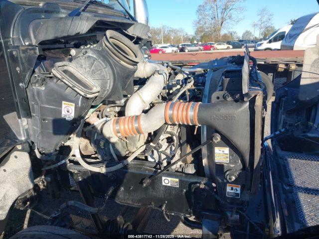 Kenworth T270 Image 9