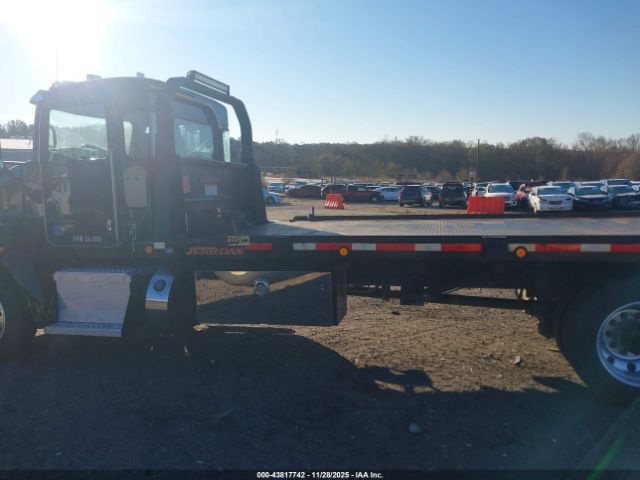 Kenworth T270 Image 16