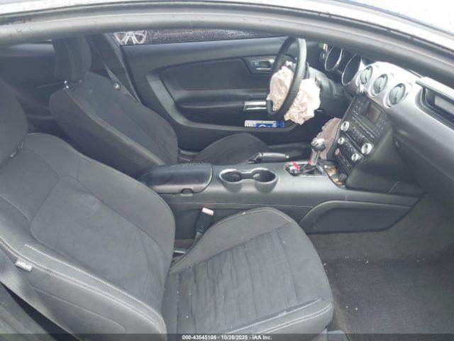 Ford Mustang Gt Image 7