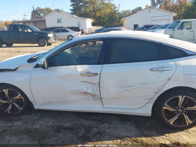 Honda Civic Touring Image 11