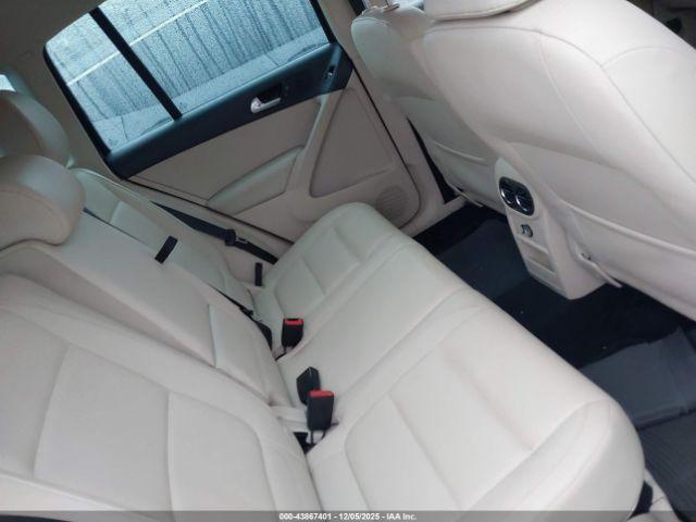 Volkswagen Tiguan Se Image 11