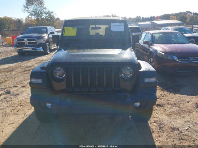Jeep Wrangler Black And Tan 4x4 Image 15