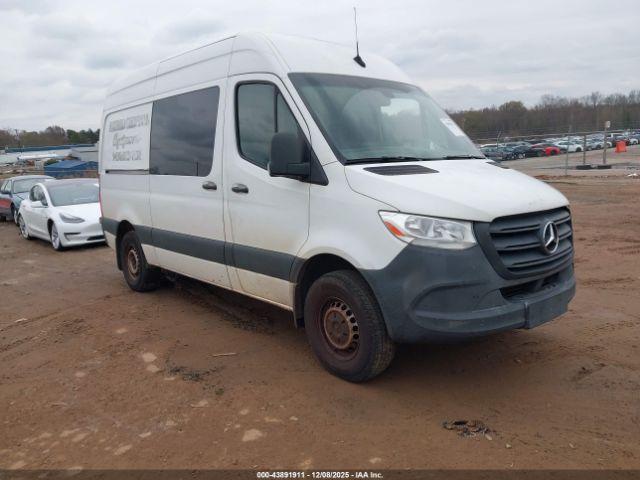  Salvage Mercedes-Benz Sprinter 2500