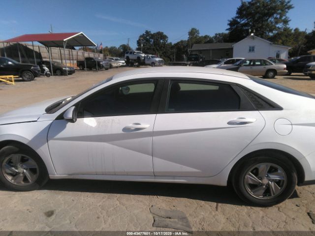 Hyundai ELANTRA Se Image 13